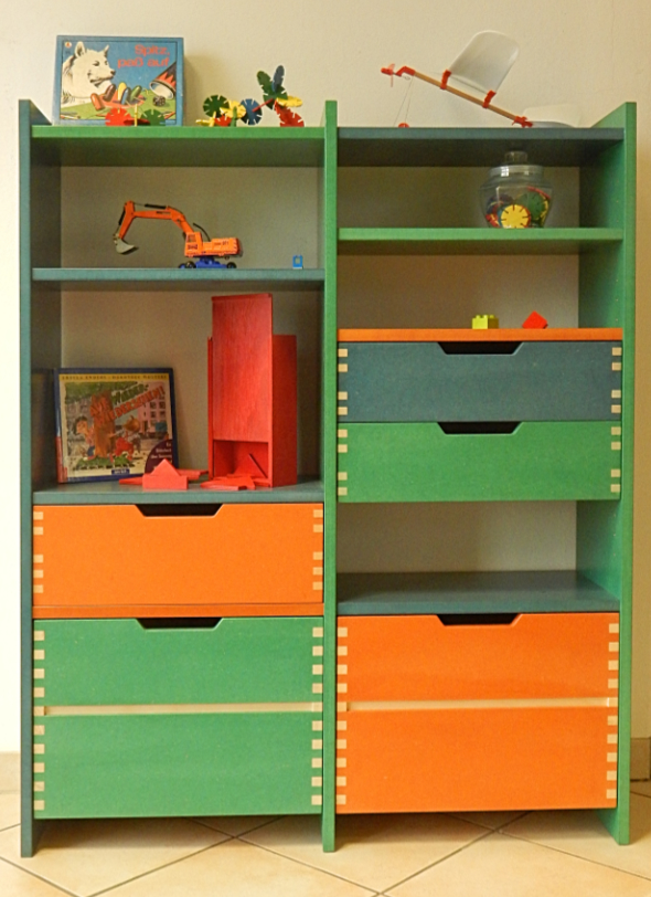 Spielzeugschrank